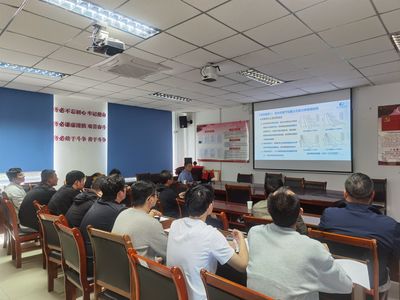 水土學院邀請長江科學院水利部巖土力學與工程重點實驗室土工所副總工程師、碩士生導(dǎo)師江洎洧來院開展學術(shù)報告